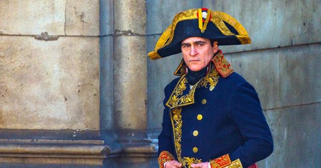 Napoléon : Joaquin Phoenix plus guerrier que jamais sur cette première image officielle épique du film de Ridley Scott