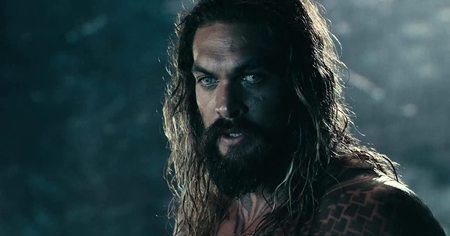 Justice League : Jason Momoa dénonce lui aussi des comportements scandaleux