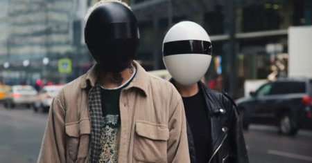 Covid-19 : ce masque facial intégral va vous faire passer pour un Daft Punk