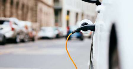 Bientôt, recharger votre voiture électrique vous coûtera aussi cher qu'un plein d'essence !