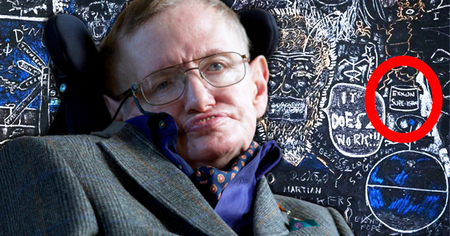 Stephen Hawking : son mystérieux message laissé sur un tableau pourrait enfin être décrypté