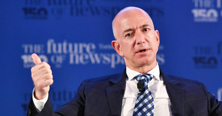 Jeff Bezos dénonce le chantage d'un magazine américain qui menace de publier ses nudes