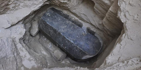 Les archéologues ont finalement ouvert le mystérieux sarcophage découvert en Egypte !