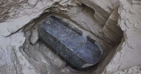 Les internautes s’affolent après la découverte d’un étrange sarcophage en Egypte