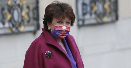 Covid-19 : vers un passeport vaccinal pour aller au cinéma ? Roselyne Bachelot répond