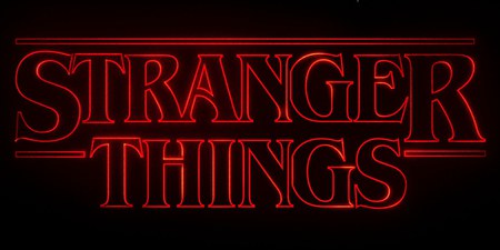 Stranger Things : les acteurs immortalisent la fin du tournage en photos et de nouvelles infos fuitent