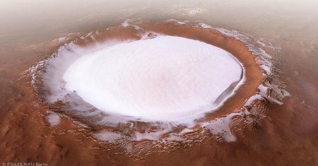 Une sonde autour de Mars capture en photo un impressionnant lac de glace