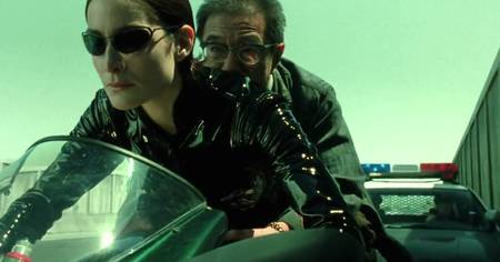 Matrix 4 : réunion à moto en plein tournage pour Keanu Reeves et Carrie-Anne Moss