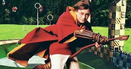 Harry Potter : offrez-vous cette réplique parfaite et magnifique du Nimbus 2000 actuellement en réduction