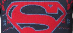 Voici le pull jacquard DC Comics Superman qu'il vous faut pour les fêtes de fin d'année