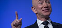 Jeff Bezos sous le feu des internautes après un tweet sur la mort de la Reine Élisabeth II