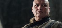 Game of Thrones : Conleth Hill se défend face aux accusations d'Emilia Clarke vis à vis du gobelet Starbucks