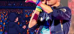 La séquence de la kiss cam du concert de Coldplay adaptée en jeu vidéo