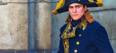 Napoléon : Joaquin Phoenix plus guerrier que jamais sur cette première image officielle épique du film de Ridley Scott