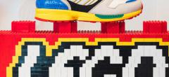 Commandez les nouvelles Sneakers ZX 8000 de LEGO et Adidas