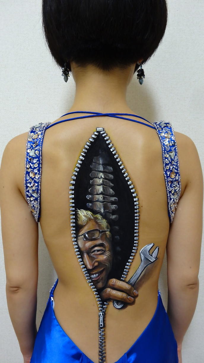 Hikaru Cho body painting