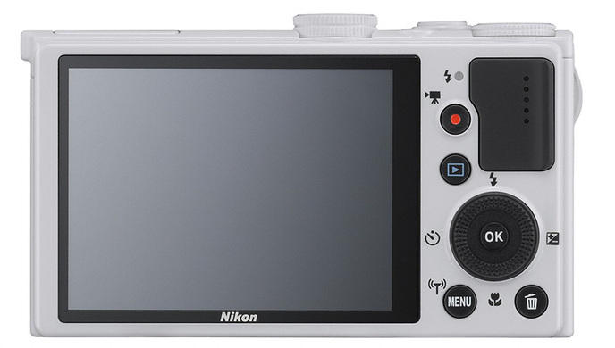 Nikon P340