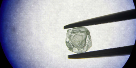 Un diamant piégé dans un diamant découvert en Sibérie !