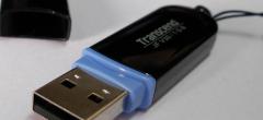 USB : l'un des cofondateurs de la connectique explique pourquoi il y a un sens