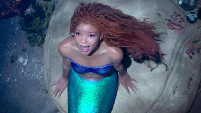Ariel jouée par Halle Bailey dans La Petite Sirène.