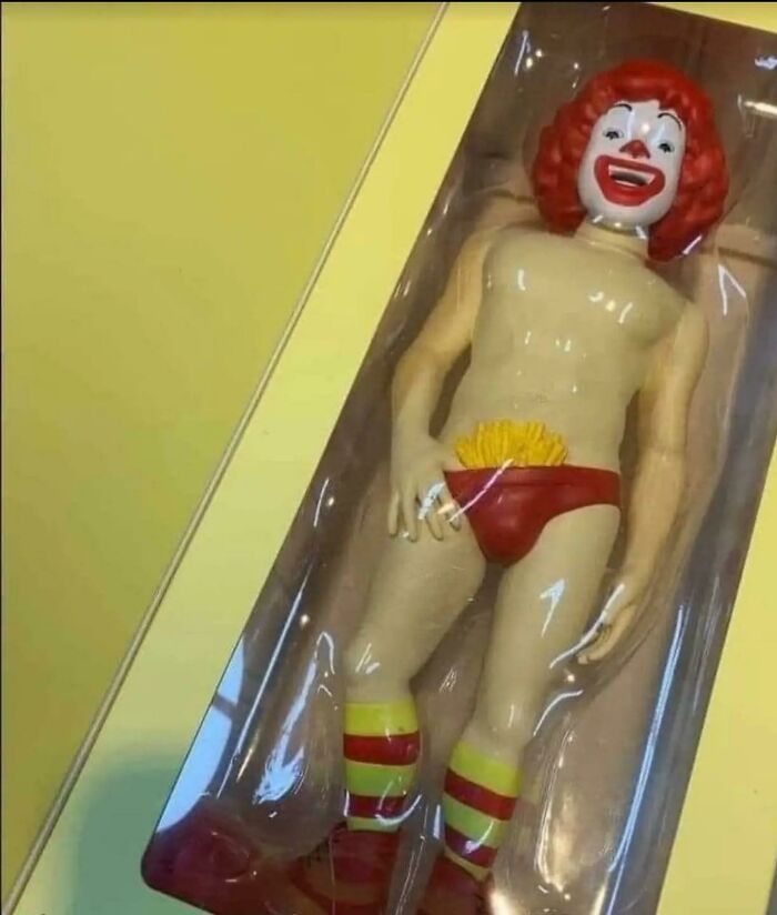 une figurine Ronald McDonald