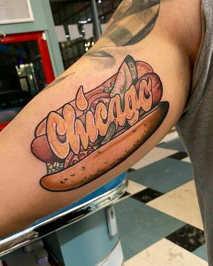 tatouage de hotdog chicago