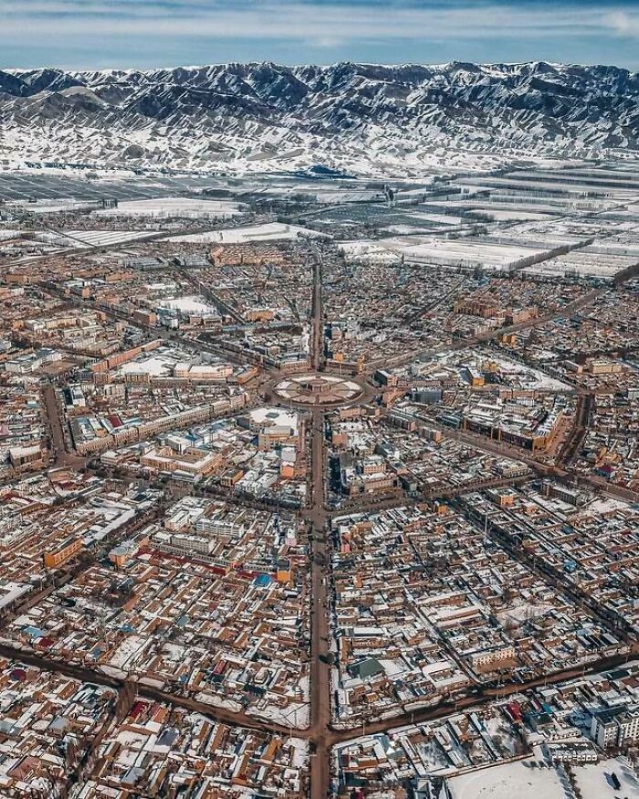 Ville de Tekesi Bagua, en région autonome ouïghoure du Xinjiang, en Chine