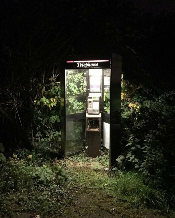 un cabine téléphonique