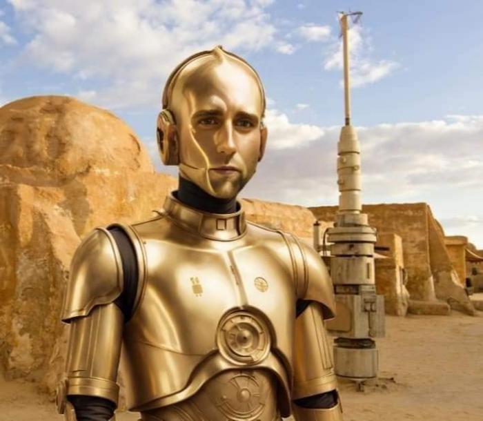 Matthew Lewis en C3PO