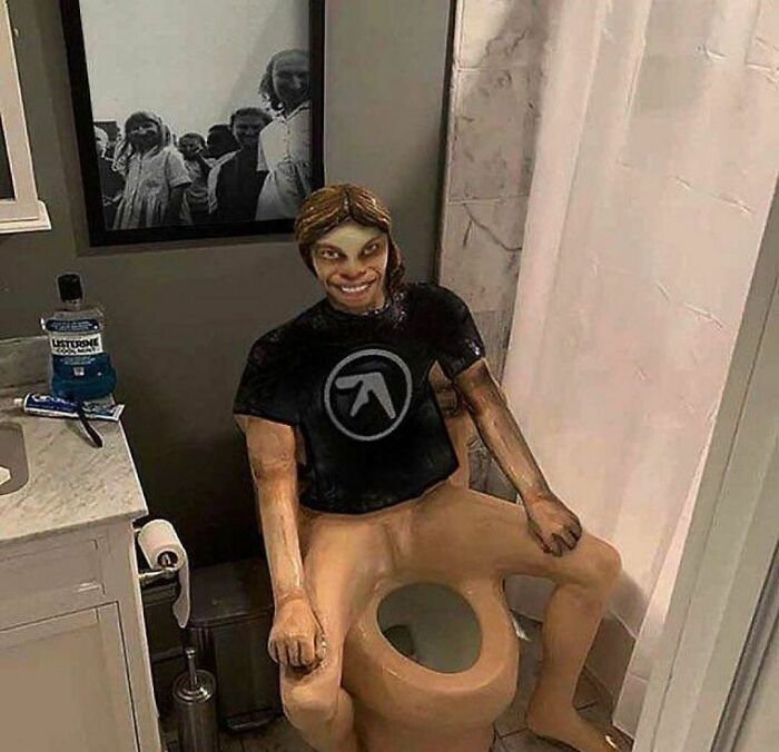 un homme wc