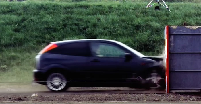 Test de collision le plus rapide : Ford Focus