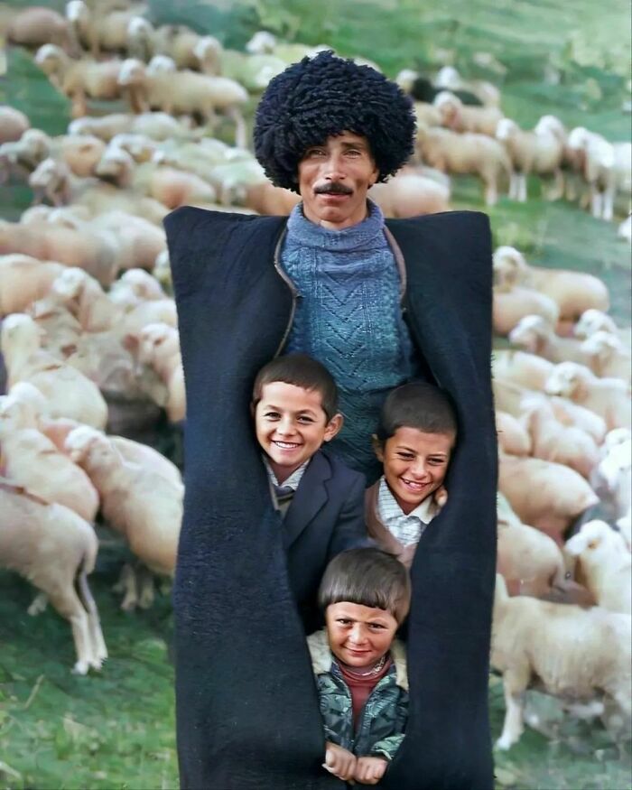Un berger et ses enfants en Azerbaïdjan.