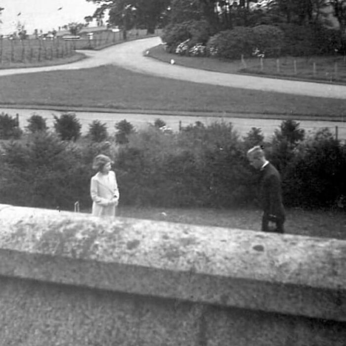 Elizabeth II à 13 ans et le Prince Philip à 18 ans en 1939