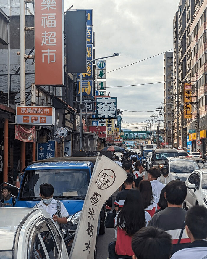 Pas de trottoir dans la ville de Taoyuan à Taiwan