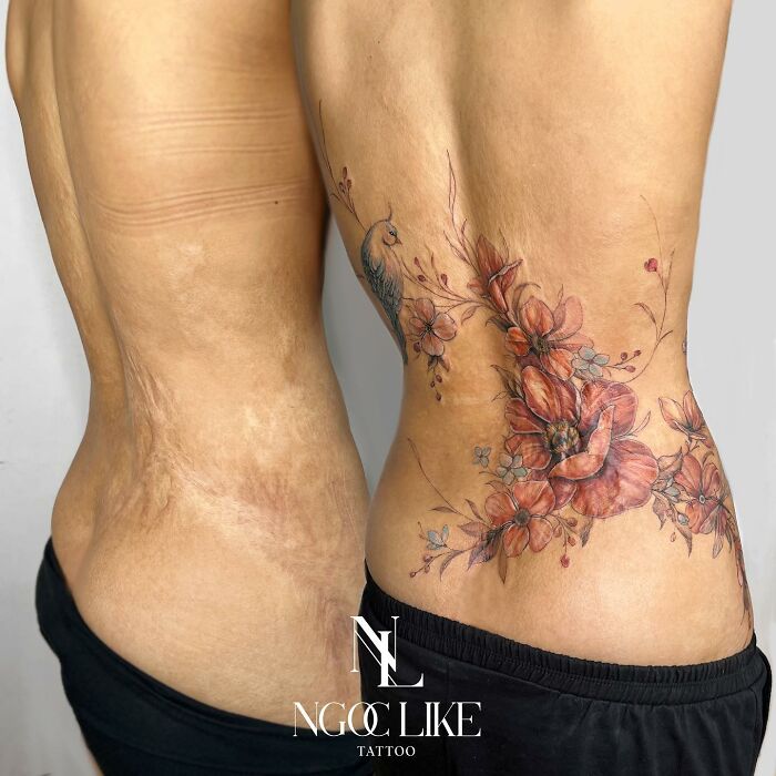 tatouage de fleur sur la hanche