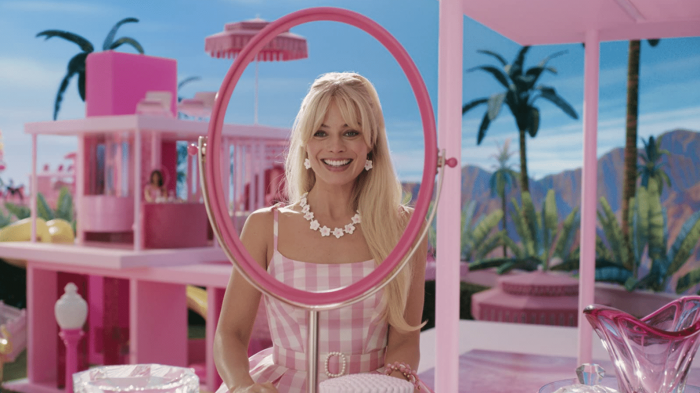 Margot Robbie en Barbie dans le film du même nom