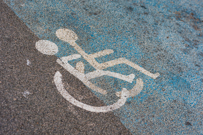 un double fauteuil roulant