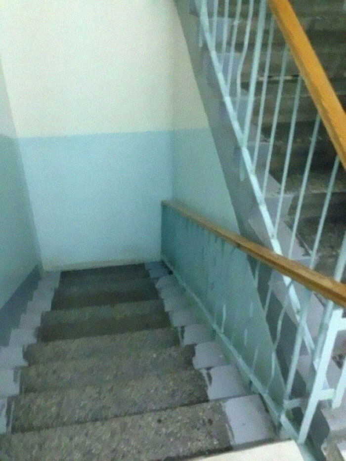 un escalier qui mène nul part