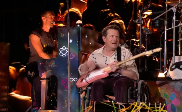 Michael J. Fox sur la scène du concert de Coldplay