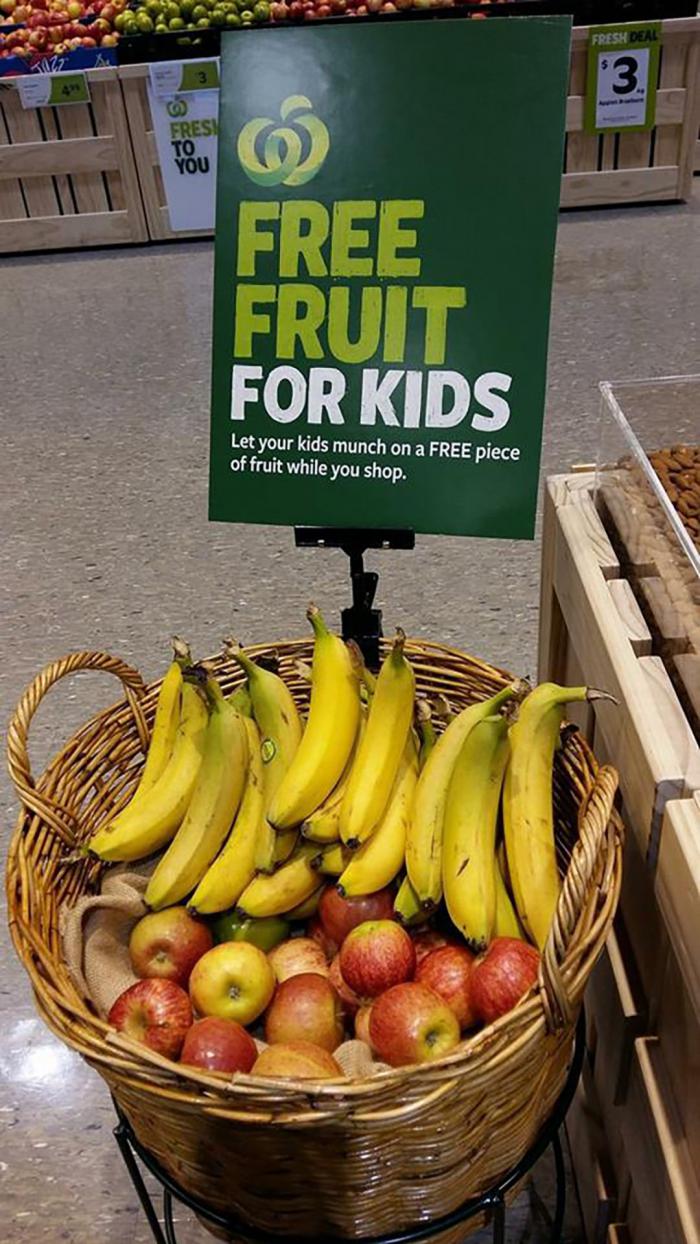 des fruits gratuits pour les enfants