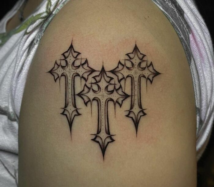 croix tatouage gothique