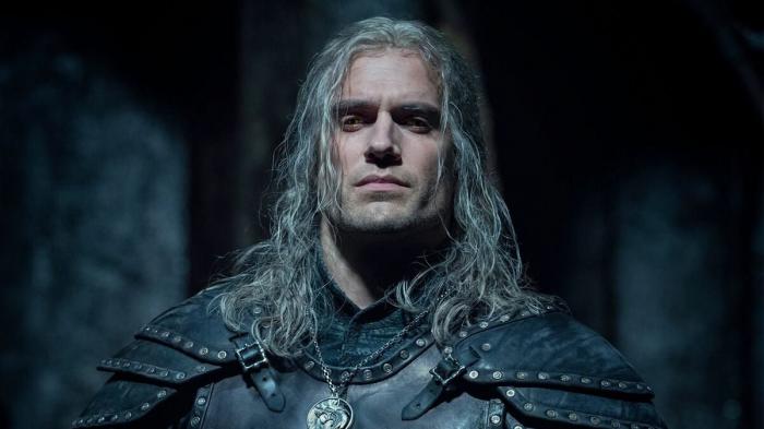 Henry Cavill dans le rôle de Geralt de Riv dans la série Netflix The Witcher.