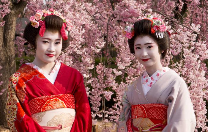 Des geishas au Japon
