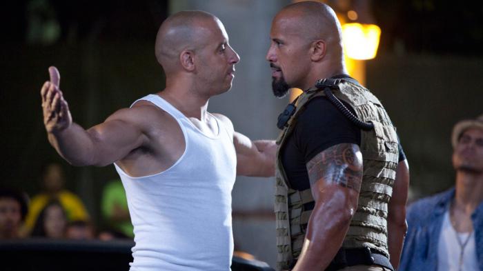 Vin Diesel et The Rock jouent dans Fast and Furious 5.