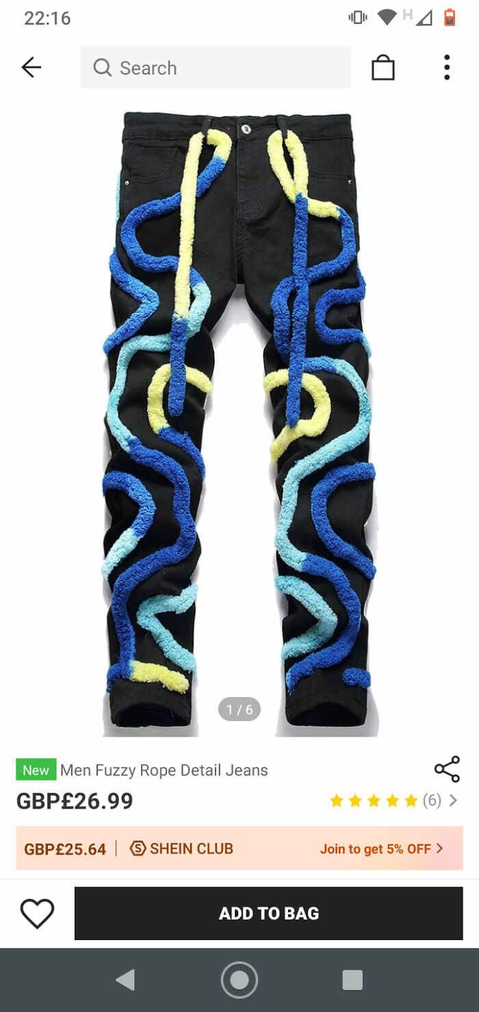 un pantalon serpentin