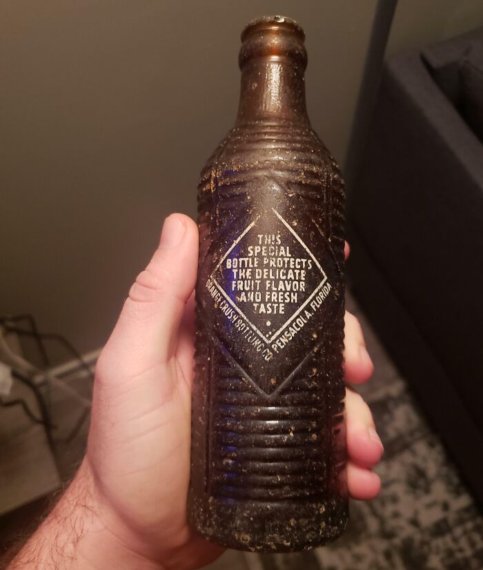une bouteille ancienne
