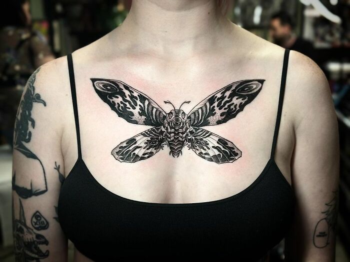 tatouage papillon de nuit