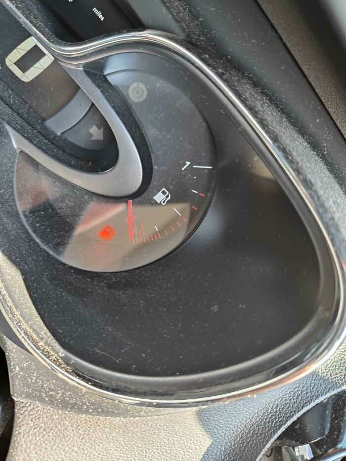 essence dans la voiture