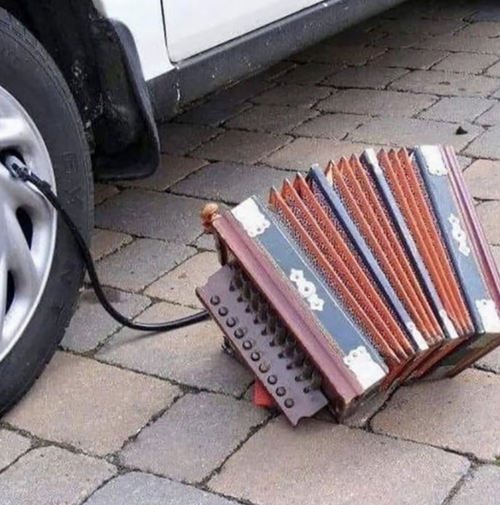 gonfler les pneus avec un accordéon 