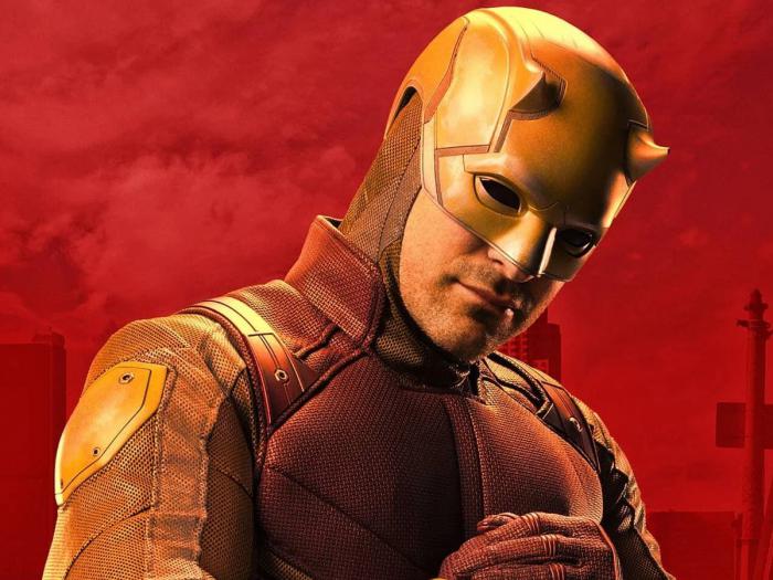 Charlie Cox dans son nouveau costume de Daredevil dans She-Hulk : Avocate